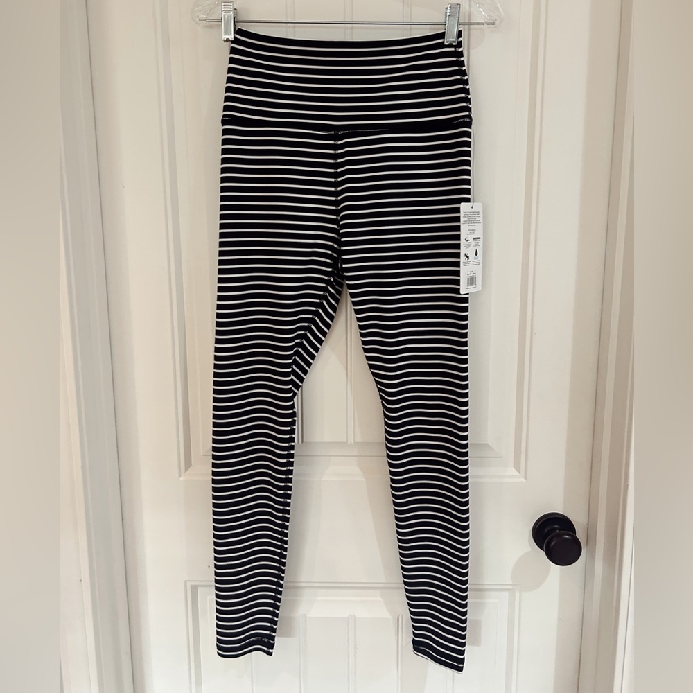 Women’s Scorpio Sol Stripped Leggings!!